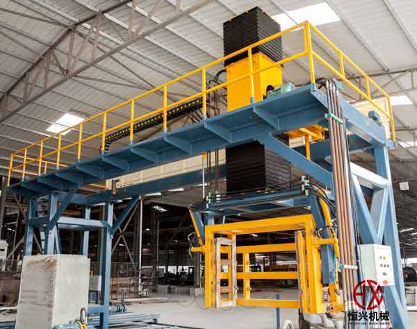 毛坯翻(fan)轉吊具-免蒸泡(pào)沫混凝土砌塊(kuài)生産線設備