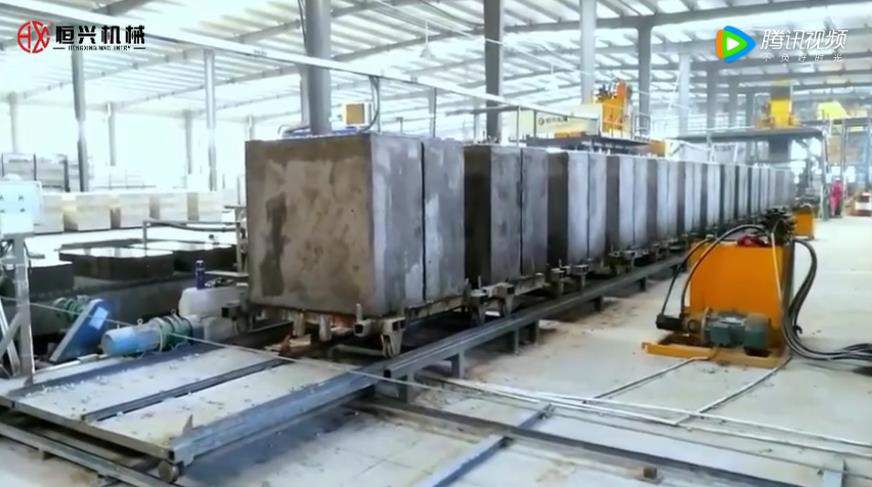 陶粒(li)自保溫(wen)砌塊生(sheng)産線